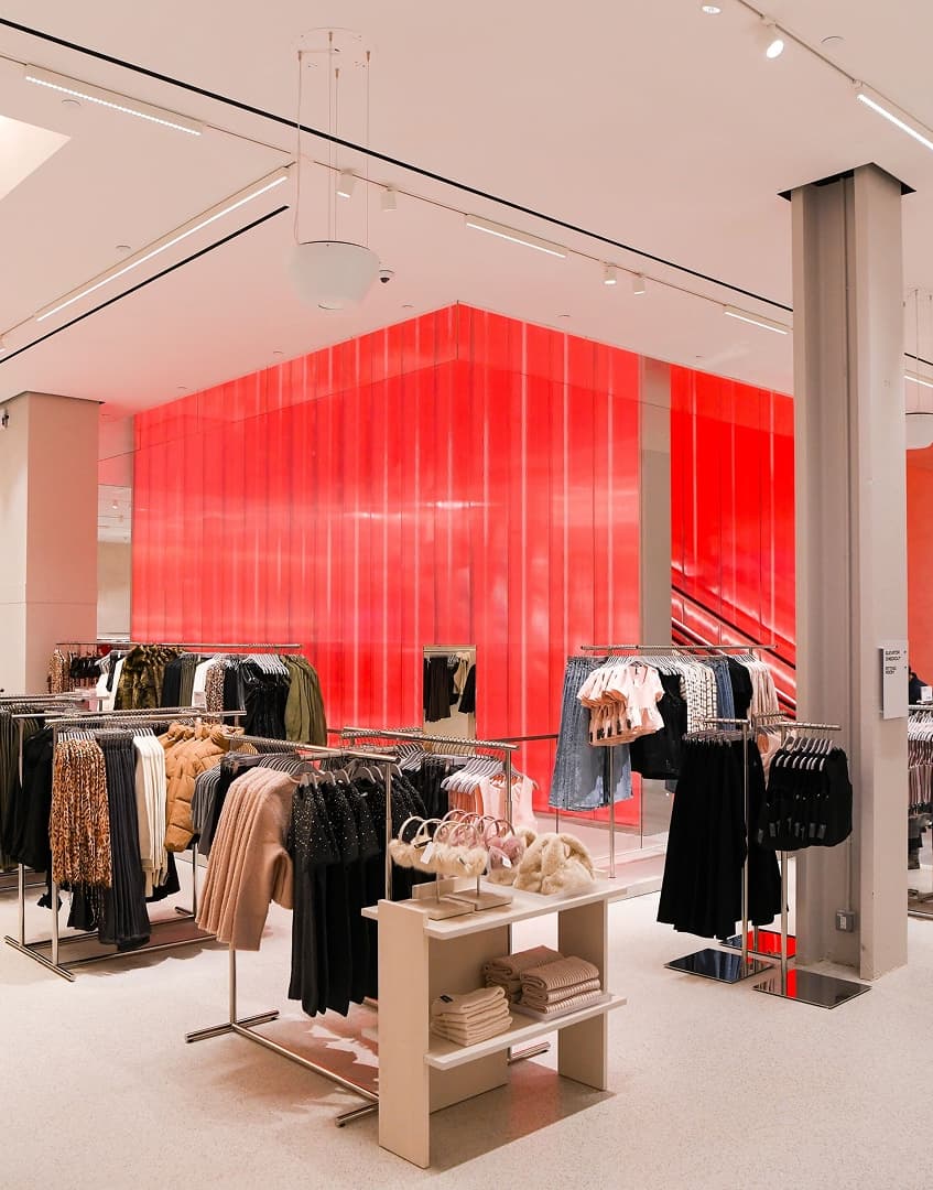 H&M red branded installation detail